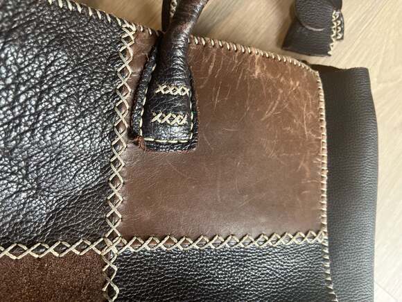 Large Dark Brown Leather Bag for the Weekend. Mix of Patchwork Style Leathers. W - Picture 16 of 16